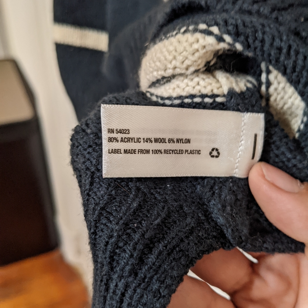 GAP V-Neck Drawstring Sweater - Picture 4 of 10